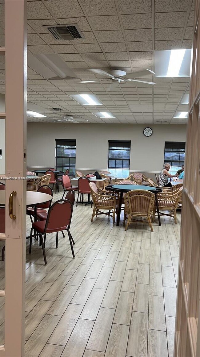 Building Photo - 2008 SE 26th Ln