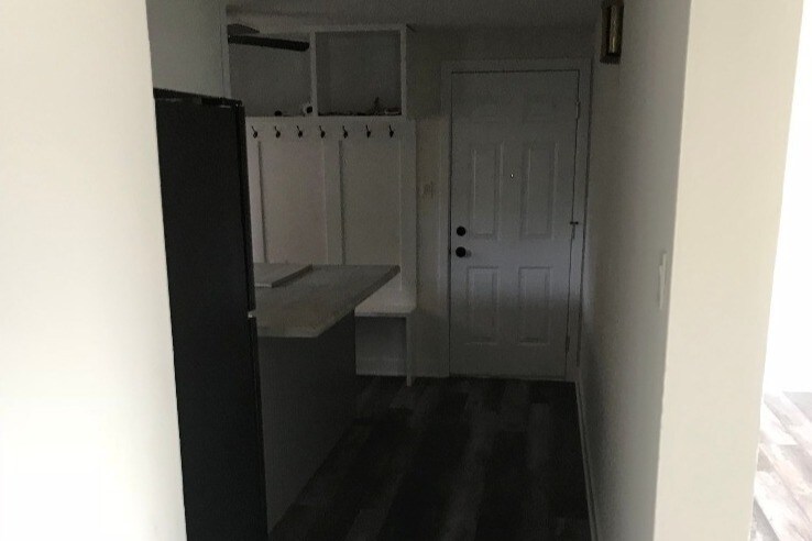 Building Photo - 9647 Pacific Ave