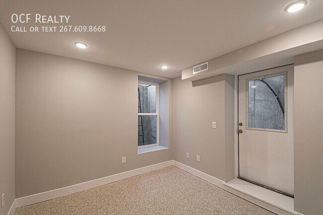 Building Photo - 715 S 51st St