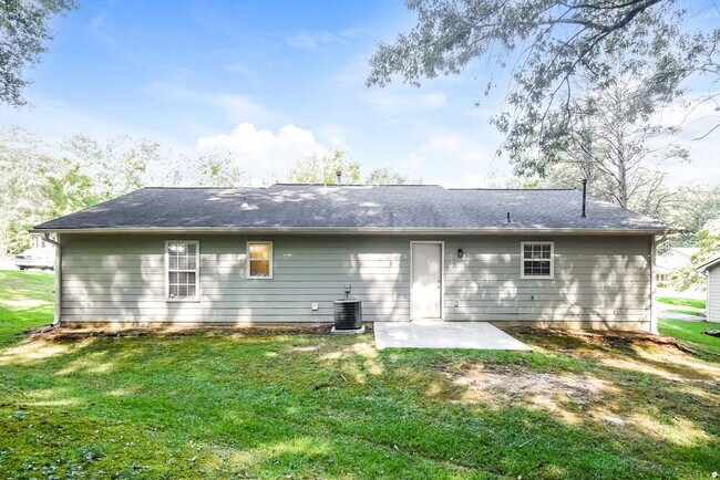 Building Photo - 3224 Valley View St