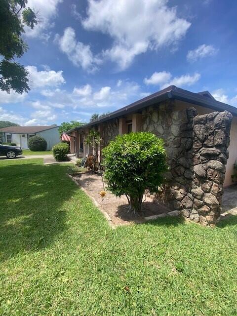 Building Photo - 1100 Cameo Cir