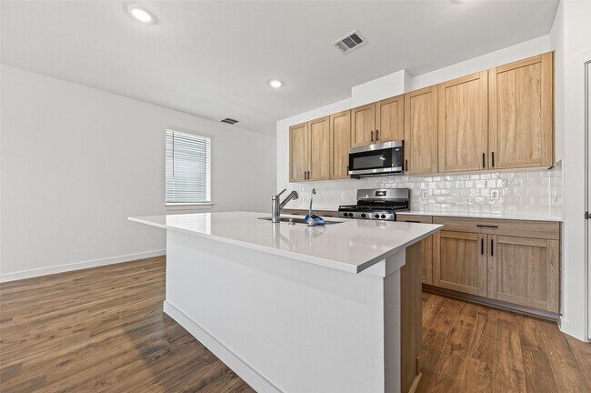 Building Photo - 3511 Goldfinch Wds Dr