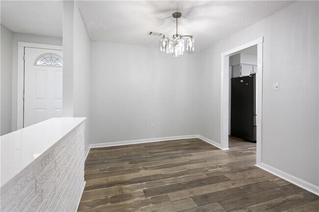 Building Photo - 303 Runnymeade Cir