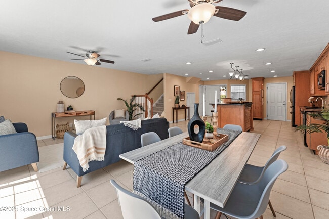 Building Photo - 554 Majorca Ct