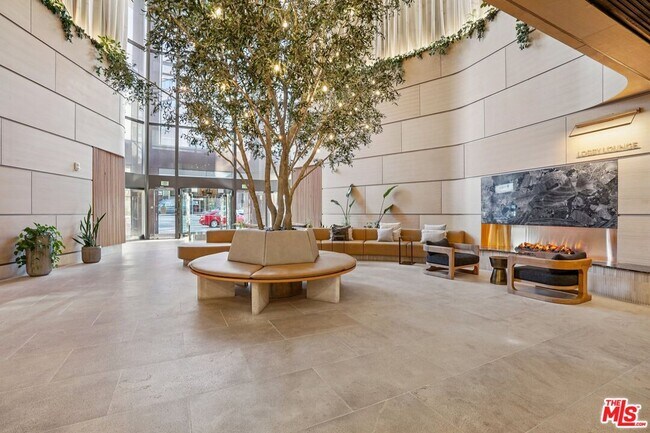 Building Photo - 1100 Wilshire Blvd