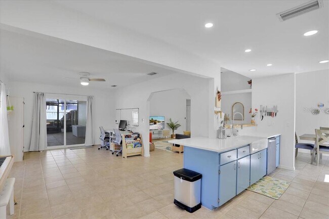 Building Photo - 4518 NW 20th Ter