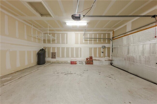 Building Photo - 6716 Glebe Path