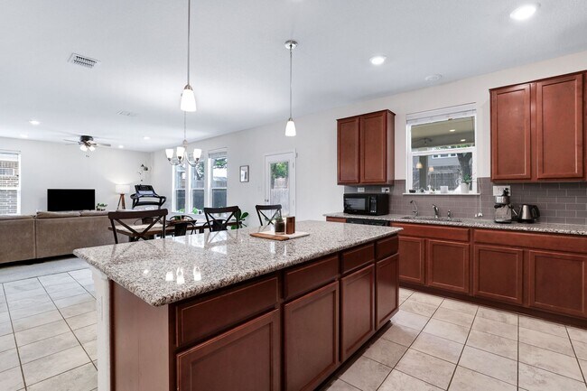 Building Photo - Make Boerne your home!