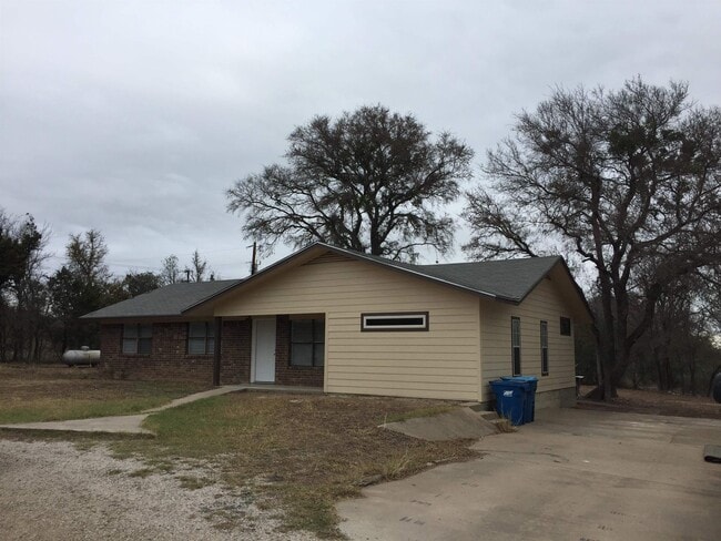 Building Photo - 501 E Oak Ridge Dr