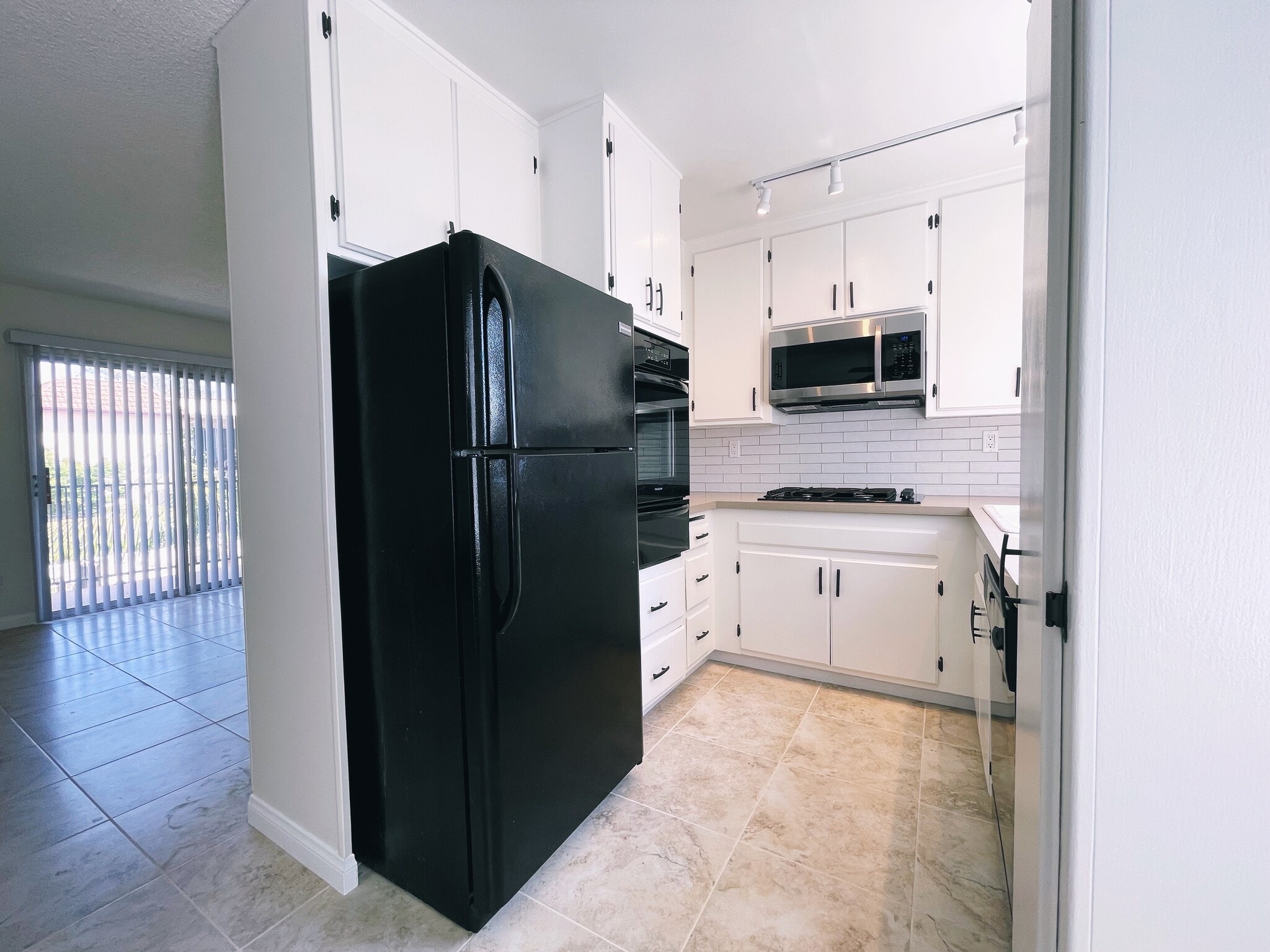 Building Photo - 3966 Cleveland Ave