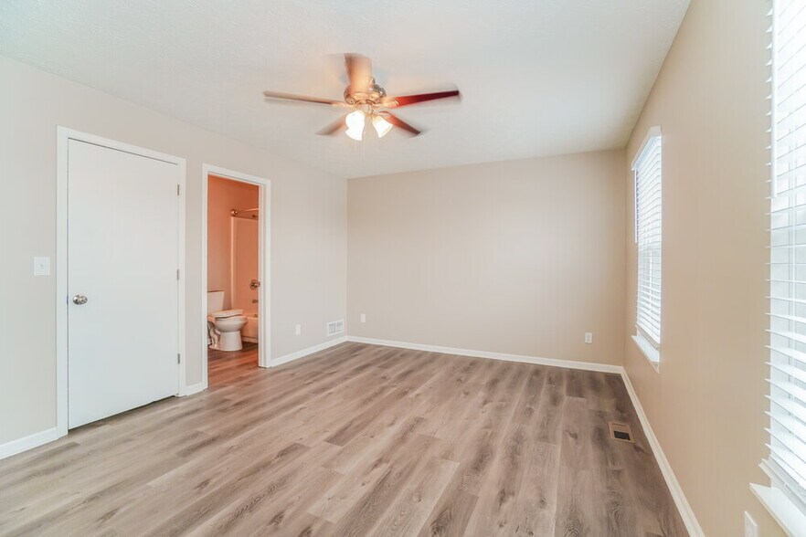 Building Photo - 4196 Salem Dr