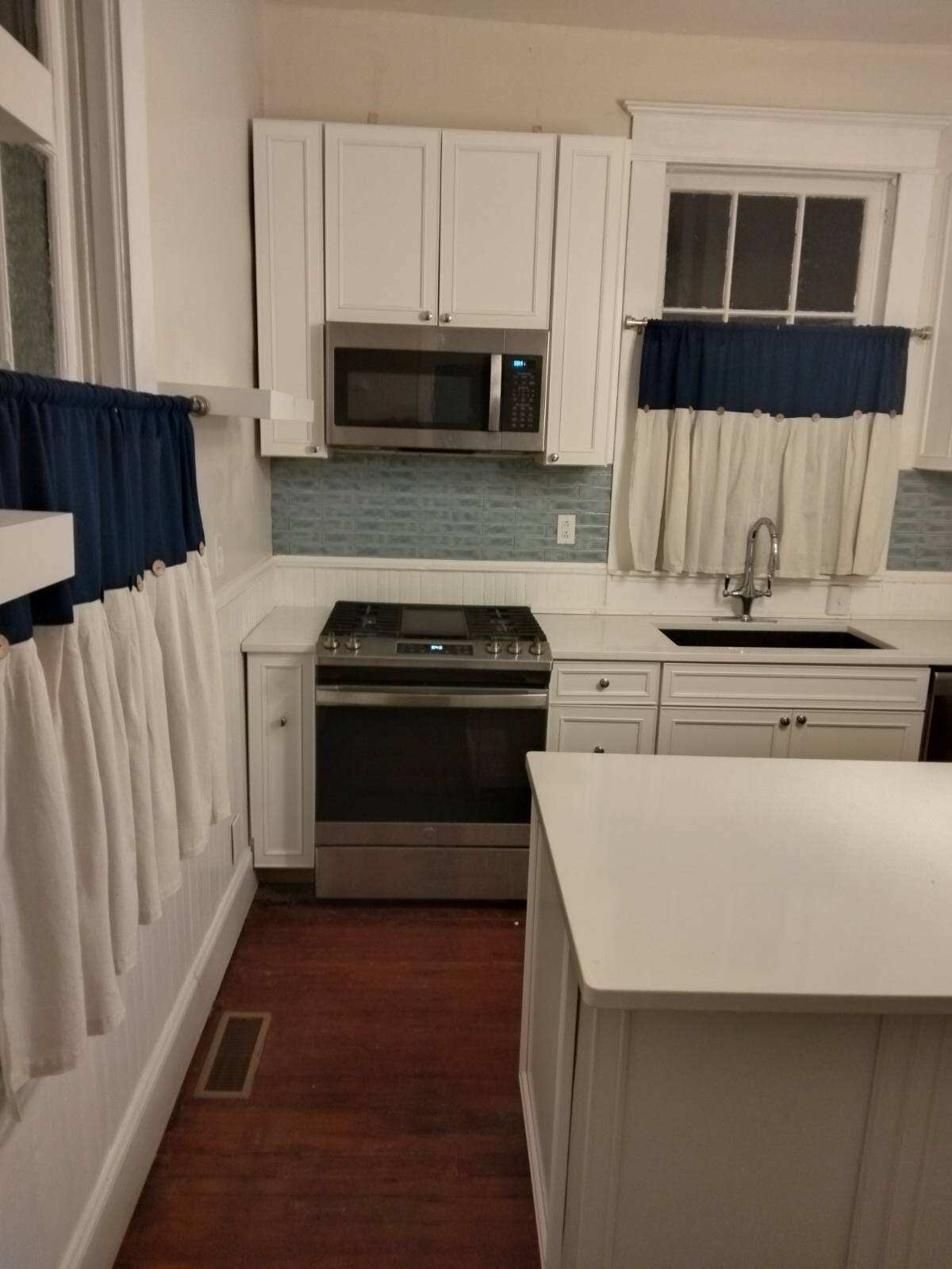 Building Photo - 515 Washington Avenue Southwest