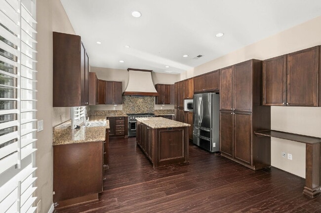 Building Photo - Stunning Single-Story Luxury Home in Coveted Rolling Hills Ranch