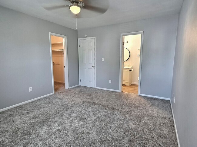 Building Photo - 613 Folkstone Way