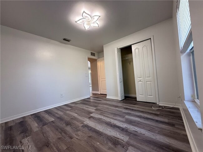 Building Photo - 3122 12th St SW