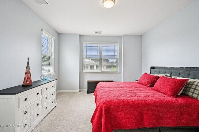 Building Photo - 42 Dogleg Ln