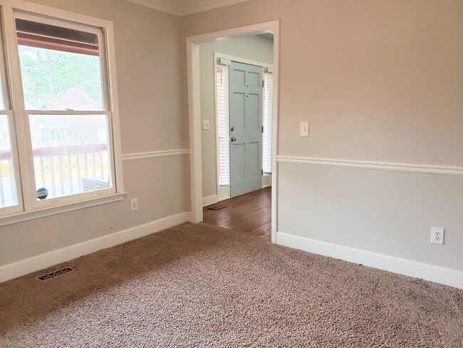 Building Photo - Beautiful 4BR Home In Established Neighborhood.