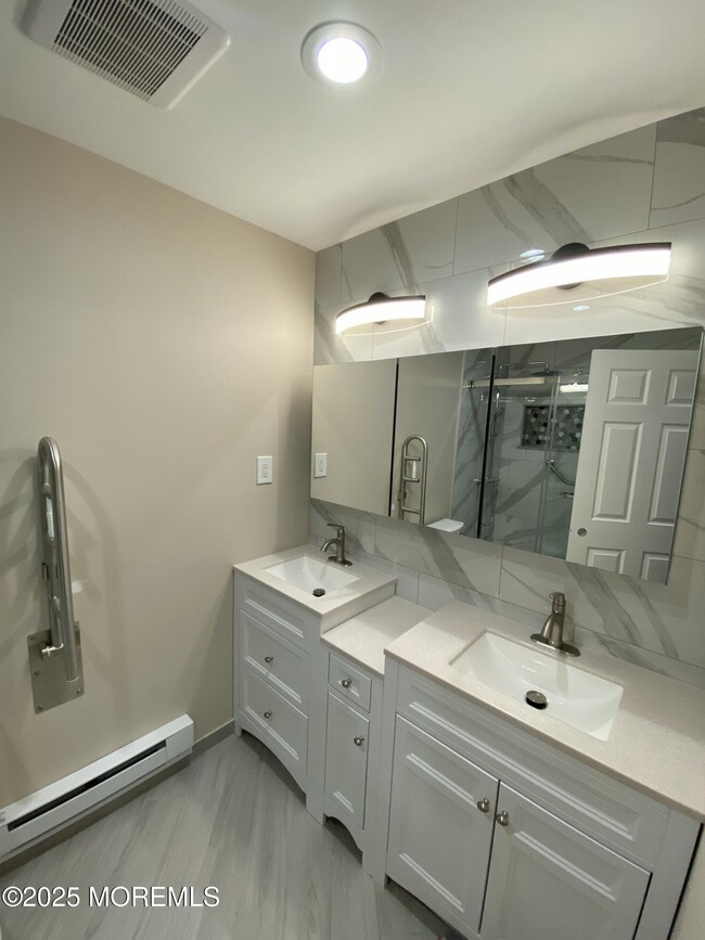 Building Photo - 27 Meadow Green Cir