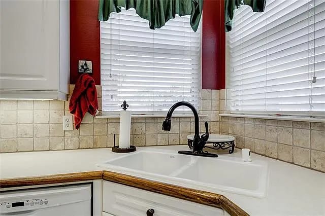 Kitchen - 2684 Britany Cir