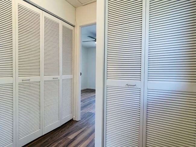 Building Photo - Partly Furnished 2-bedroom,1.5-bath Townho...