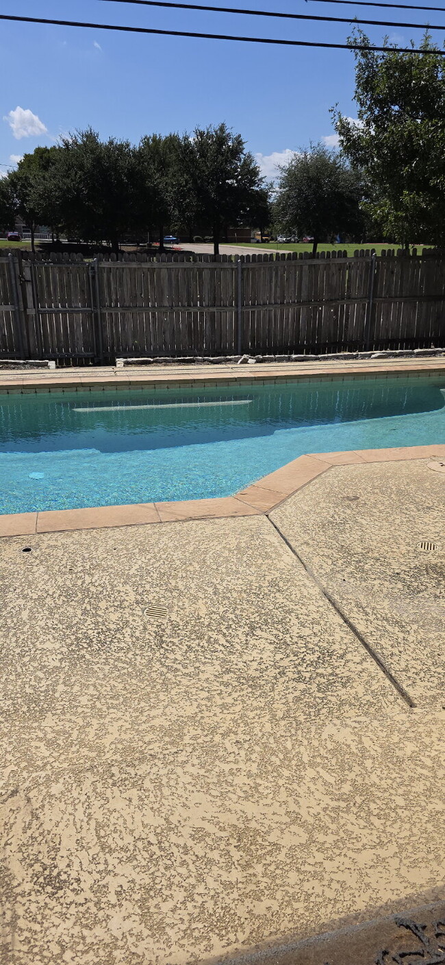 Building Photo - Beautifully Updated Arlington Home with Po...