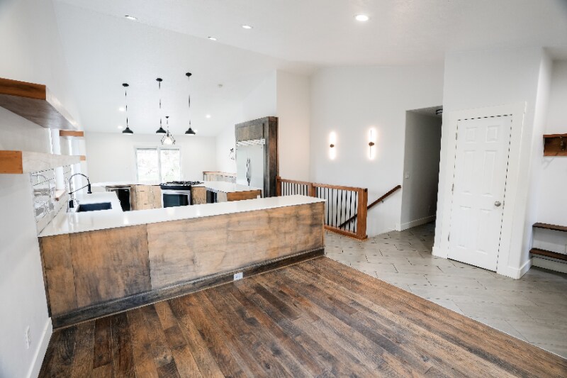 Building Photo - 1795 E Walnut Grove Dr