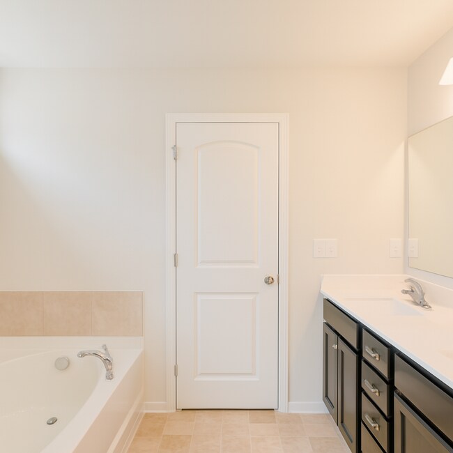 Building Photo - 6010 Walkers Run Dr