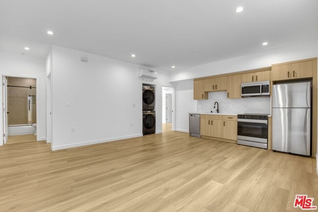 Building Photo - 10826 1/4 Hesby St