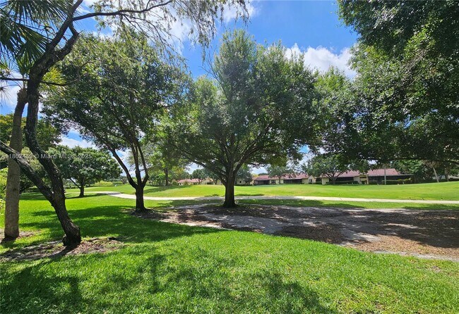 Building Photo - 9520 Seagrape Dr