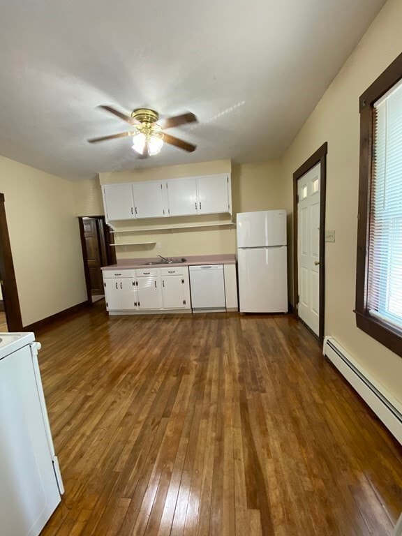 Building Photo - 117 Towtaid St