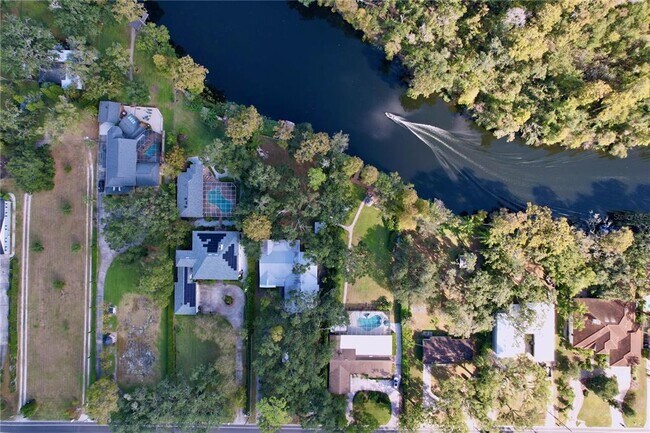 Building Photo - 1601 Riverhills Dr