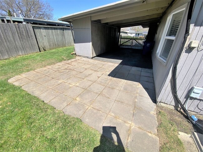 Building Photo - 3 Bedroom - Upper Arlington