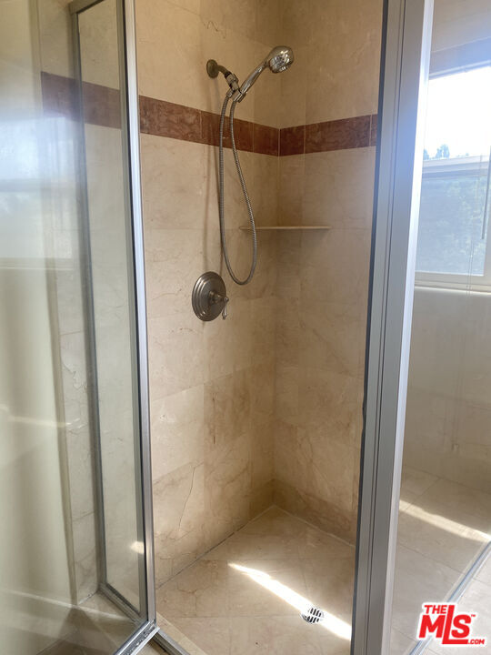 Building Photo - 1862 S Bentley Ave