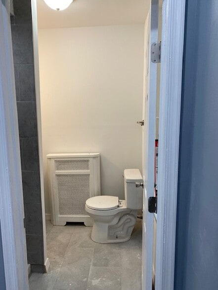 Building Photo - 10 N 42nd St