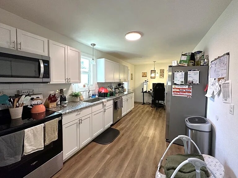 Building Photo - 2944 E Madison St