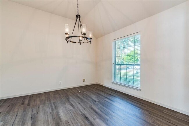 Building Photo - 150 Bailey Loop