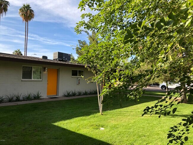 Building Photo - 2103 S Granada Dr