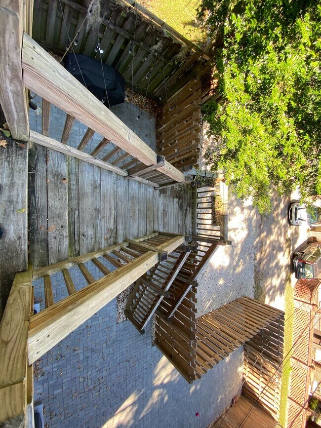 Building Photo - 542 E 49th St