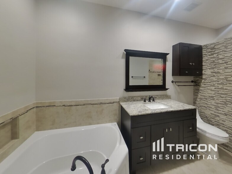 Building Photo - 13504 Red Ear Ct