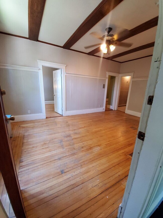 Building Photo - 43 Gordon St