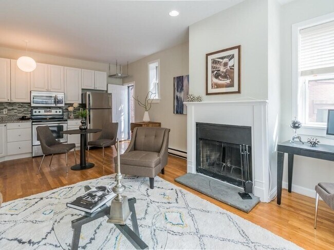 Primary Photo - 1750 Washington St