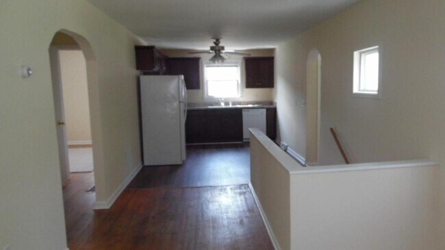 Building Photo - 110 E 30th St