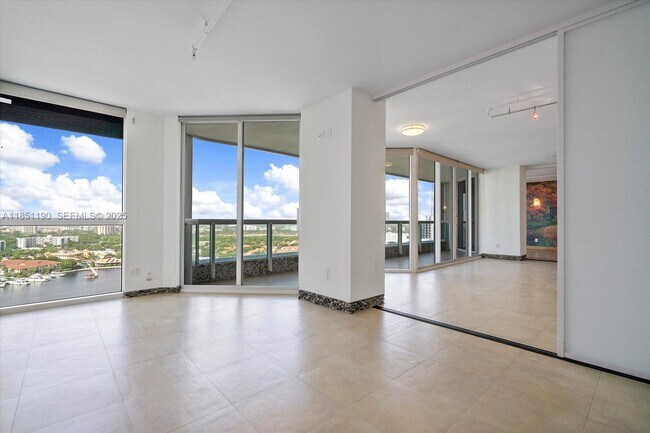 Building Photo - 21205 NE 37th Ave