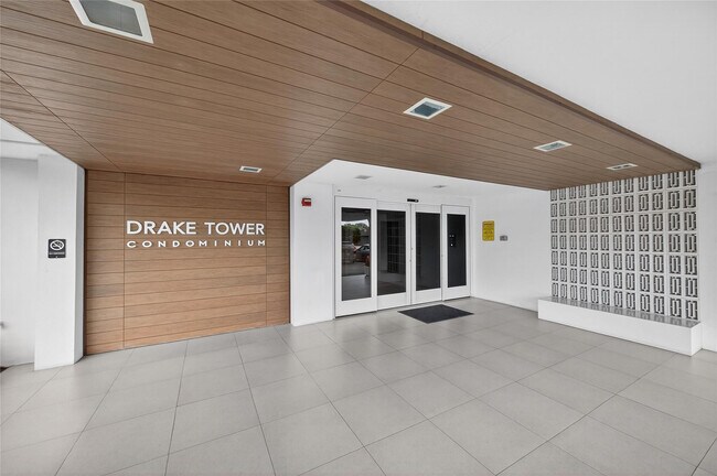 Building Photo - 1800 N Andrews Ave