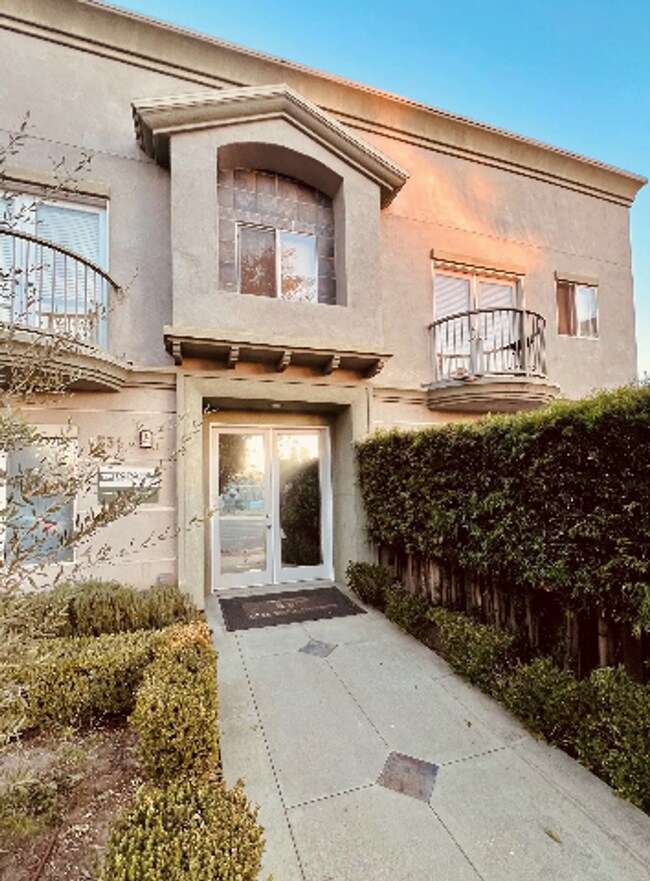 Primary Photo - 2 Bedroom 2 Bath Apartment