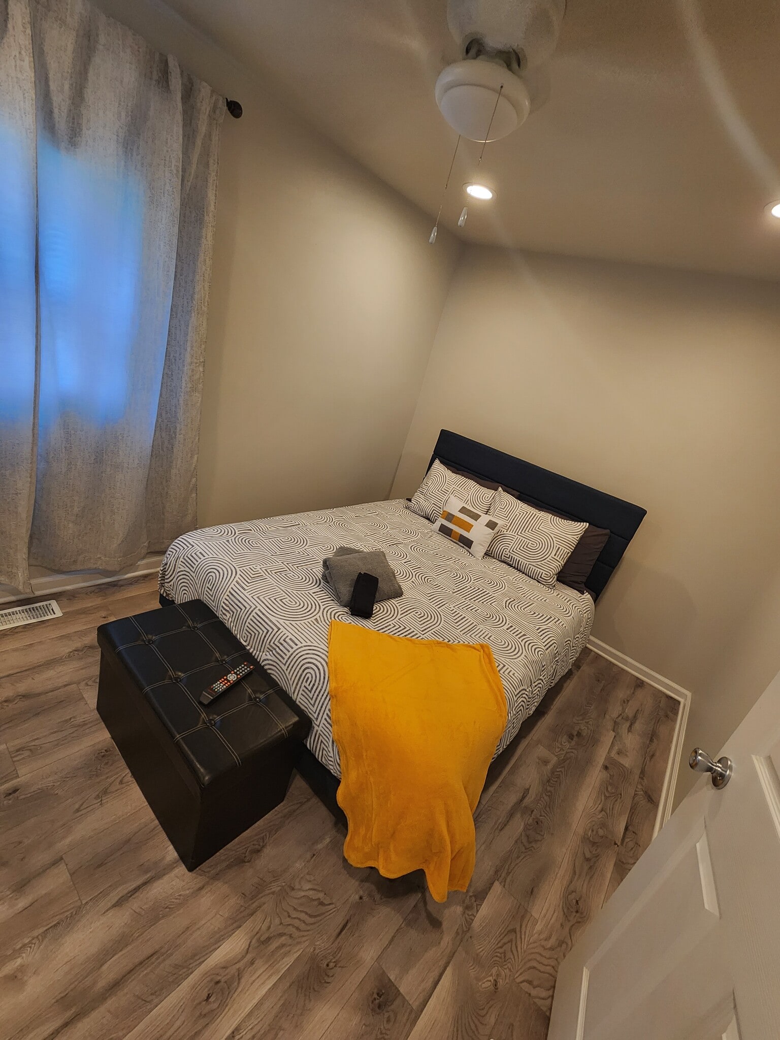 Building Photo - 4047 Harrison St