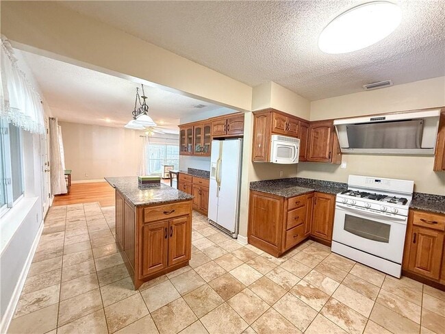 Building Photo - 2772 S Grafhill Dr