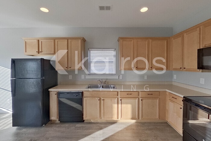 Building Photo - 151 Bates Ln