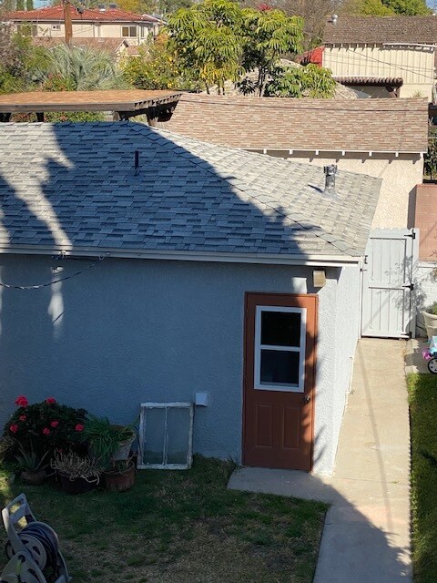Laundry Room - 3411 W Alameda Ave