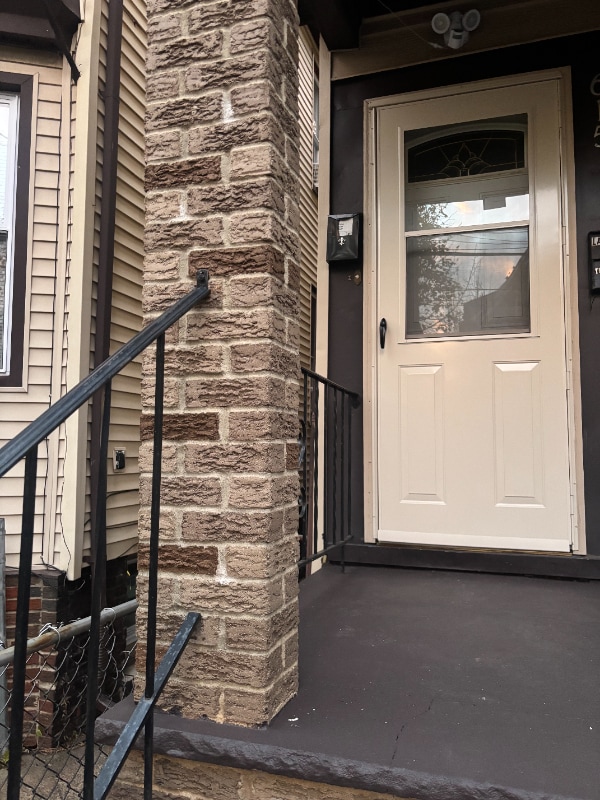 Building Photo - 615 Court St